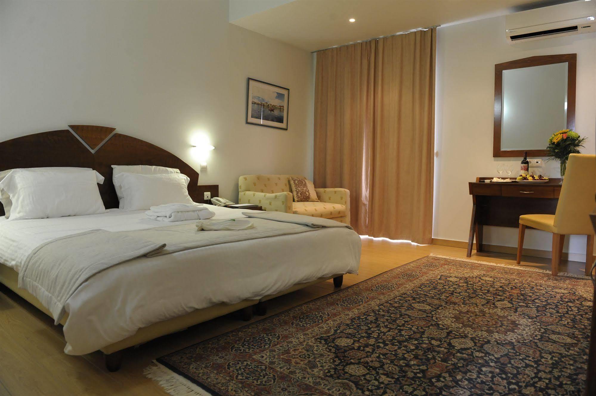 Preveza City Comfort Hotel Exterior photo