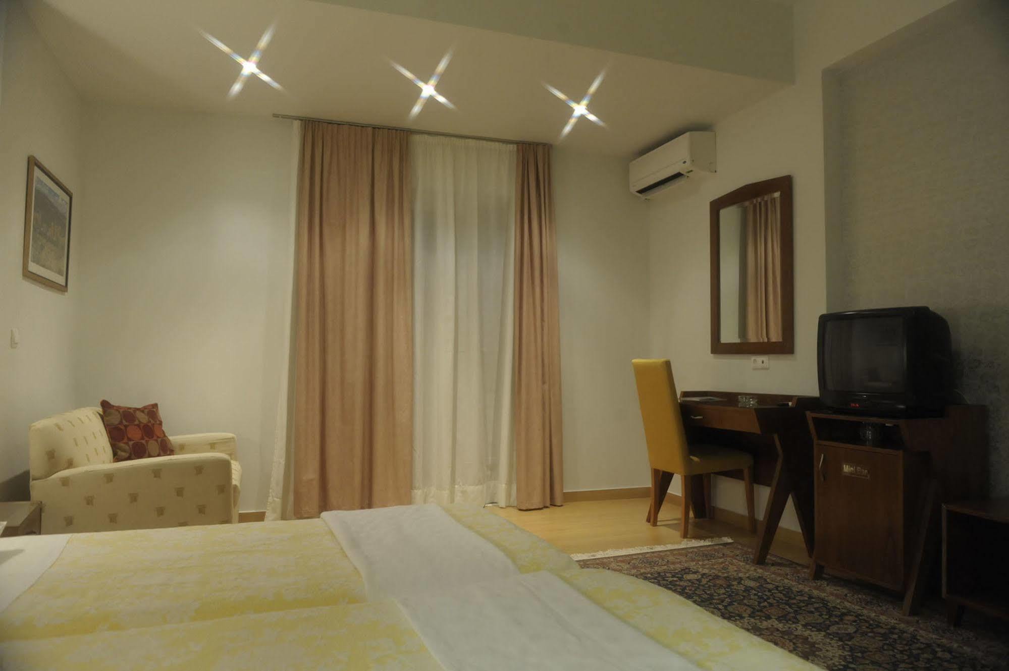 Preveza City Comfort Hotel Exterior photo